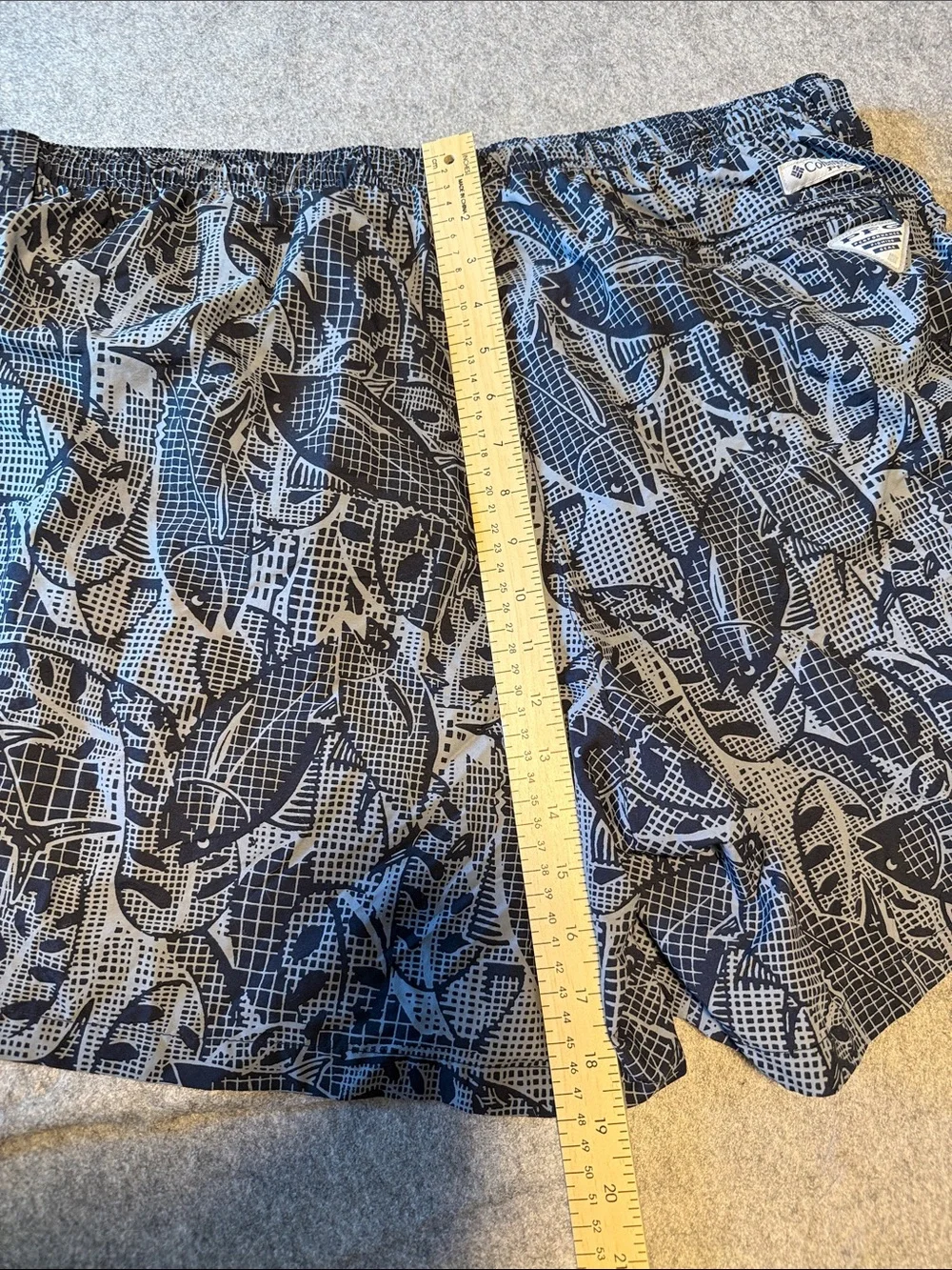 🥳 5 for $25 BUNDLE Columbia PFG Men's Black and Gray Fish-Print Swim Trunks
